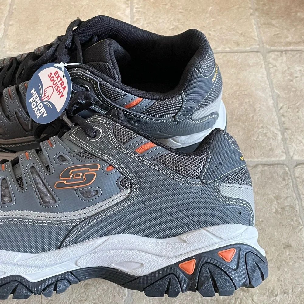 Skechers Men's Gray Athletic Shoes, New with Tags, size 10.5 W - Picture 2 of 7